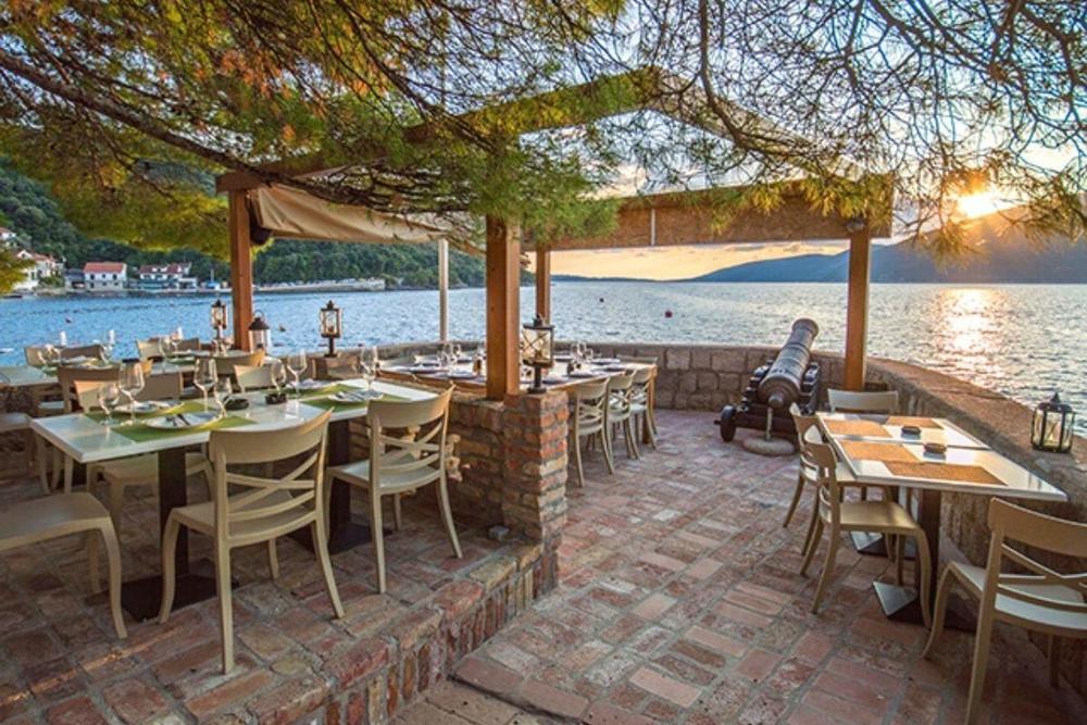 Waterfront restaurant tables at Rose
