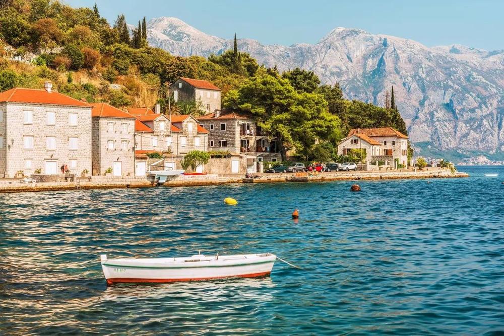 Muo and Prčanj waterfront
